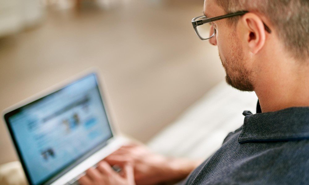 Traducción locutada por IA